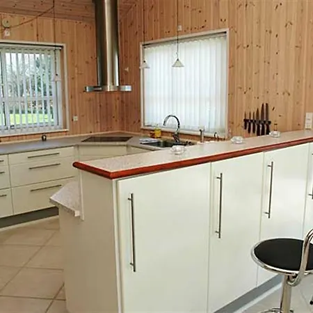 Three-bedroom Holiday Rorsangervaenget 01 * Bogø By